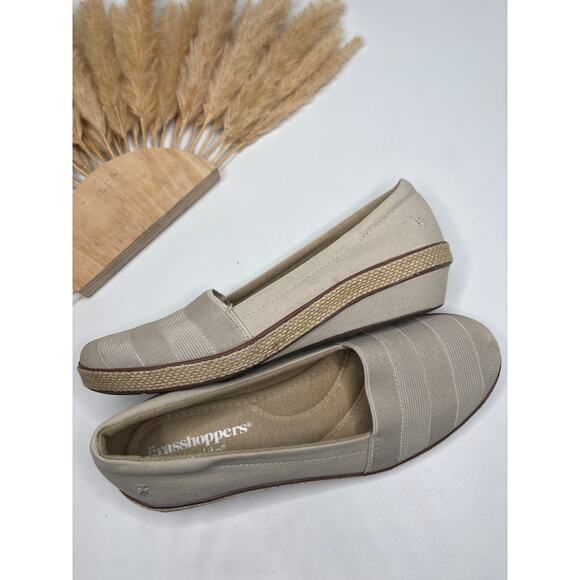 Grasshoppers Cleo Wedge Stripe Flats Size 8 Cream Orthalite Comfort - Picture 5 of 7